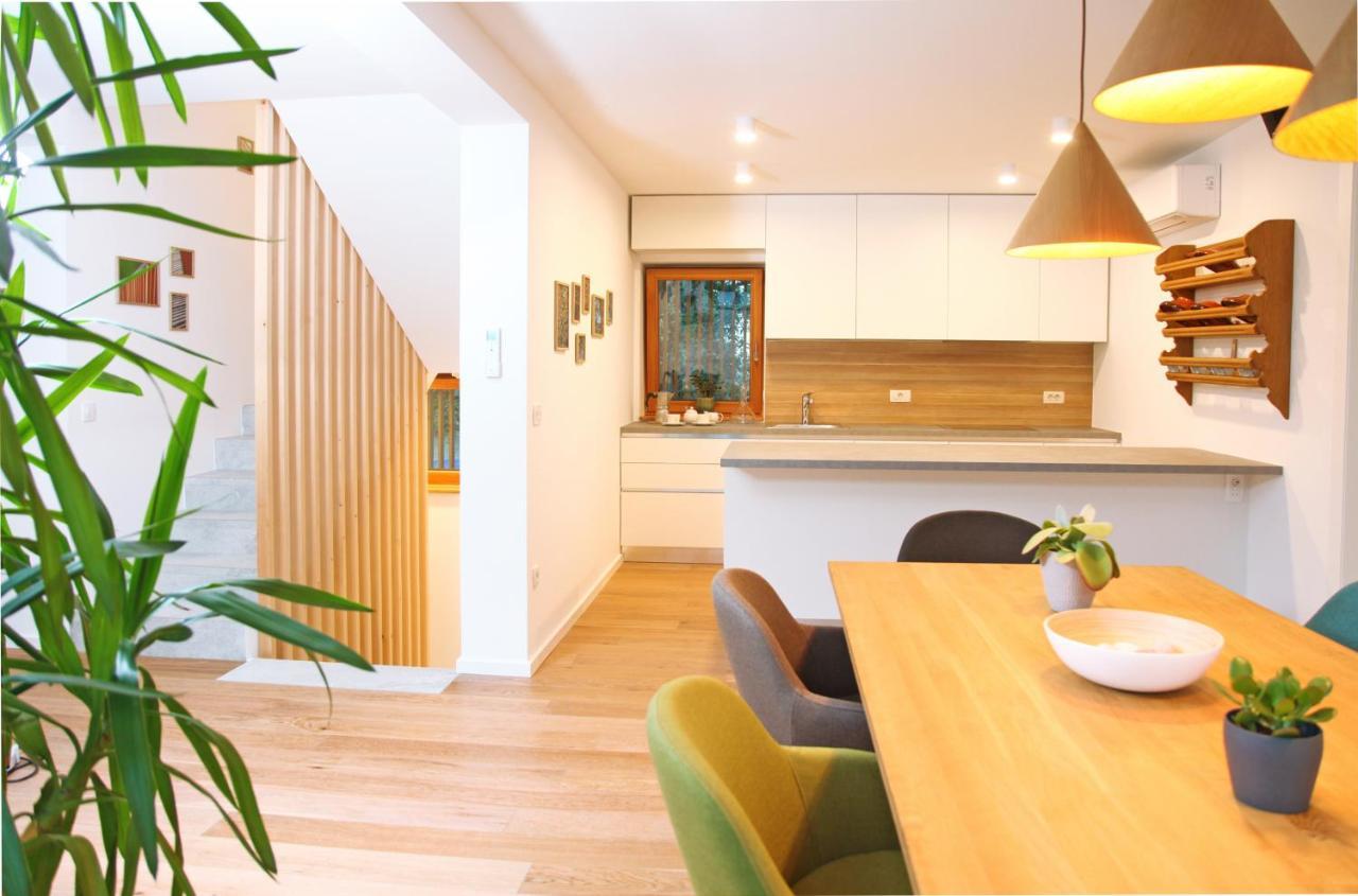 Apartment Jurijana - New 4-Bedroom Triplex With Sauna & Garden Бохінь Екстер'єр фото