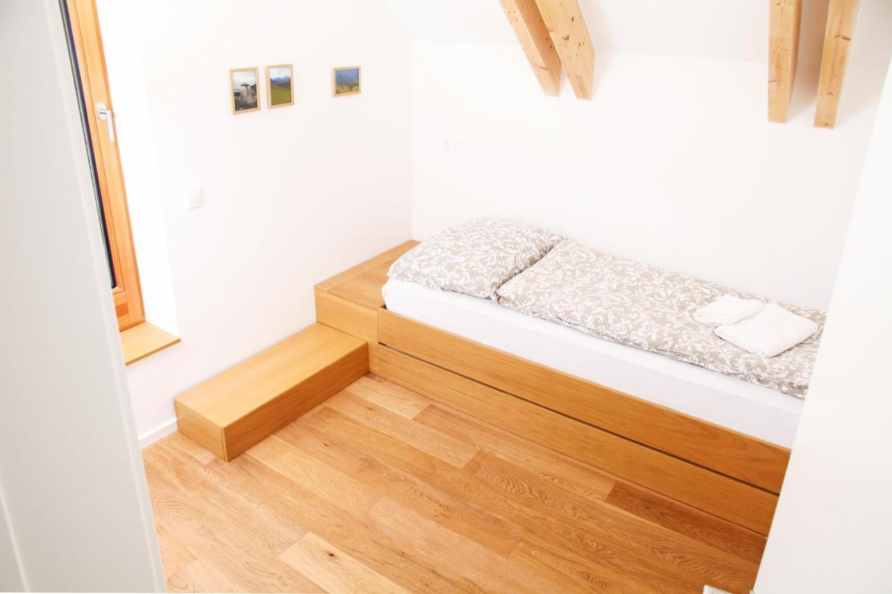 Apartment Jurijana - New 4-Bedroom Triplex With Sauna & Garden Бохінь Екстер'єр фото